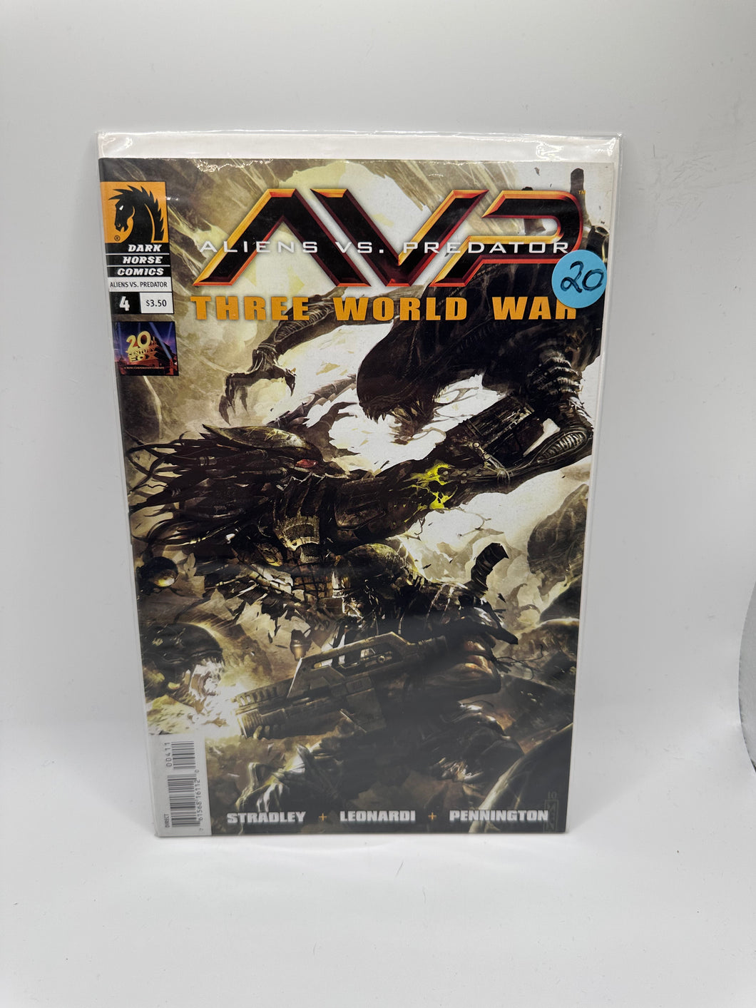 Aliens vs Predator: Three World War #4